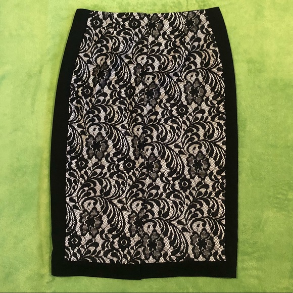 ✨2 for 10✨ Worthington Black & White Lace Detail Pencil Skirt - Picture 2 of 5
